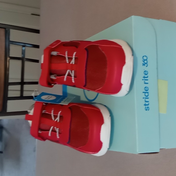 Stride Rite 360 Gordo Red Toddler Sneakers size 10 New in Box - Picture 3 of 5
